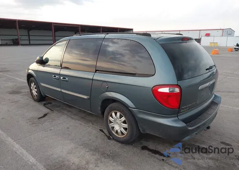 2005 Chrysler Town & Country Touring from USA, damaged, VIN 2C4GP54L95R165344